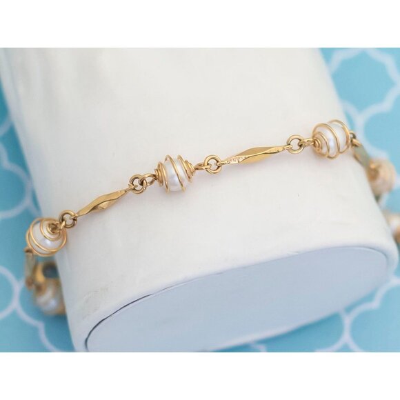 Vintage Pearl Prison Gold Tone Bracelet 8 inch - R5 - Picture 2 of 3